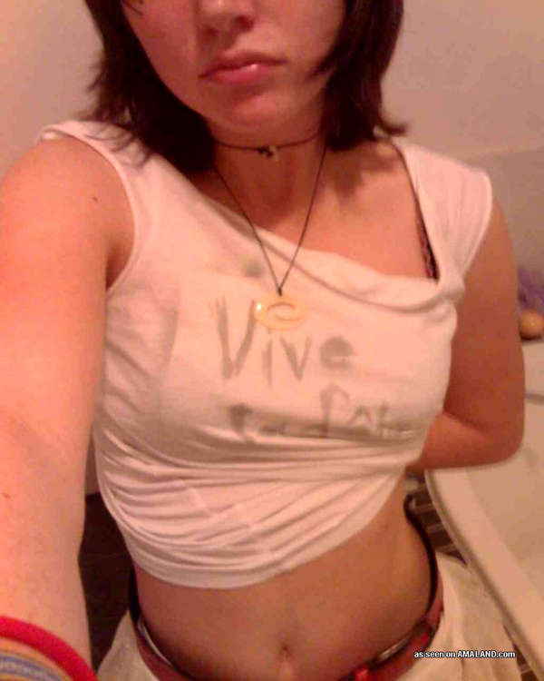Sleazy gertrude spielt mit ihrer cam
 #68227314