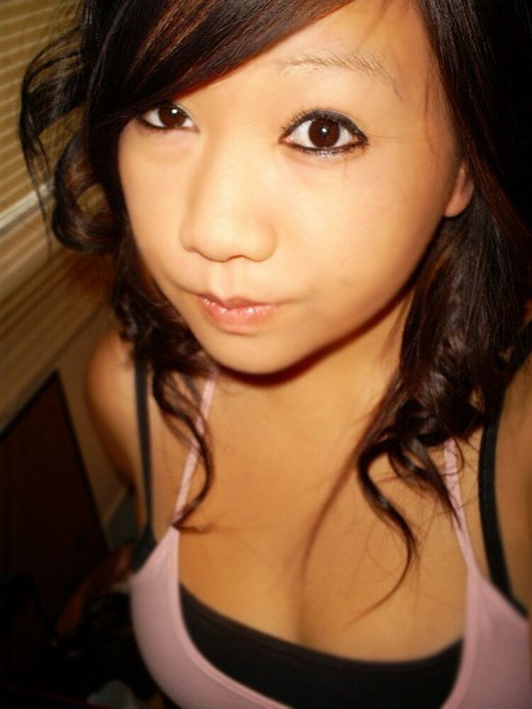 Asian gfs are posing for the camera page 12 #68043353