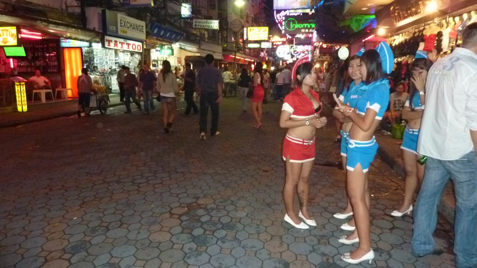 Pequeña prostituta tailandesa follada por un turista sexual sueco en sus vacaciones
 #69870887