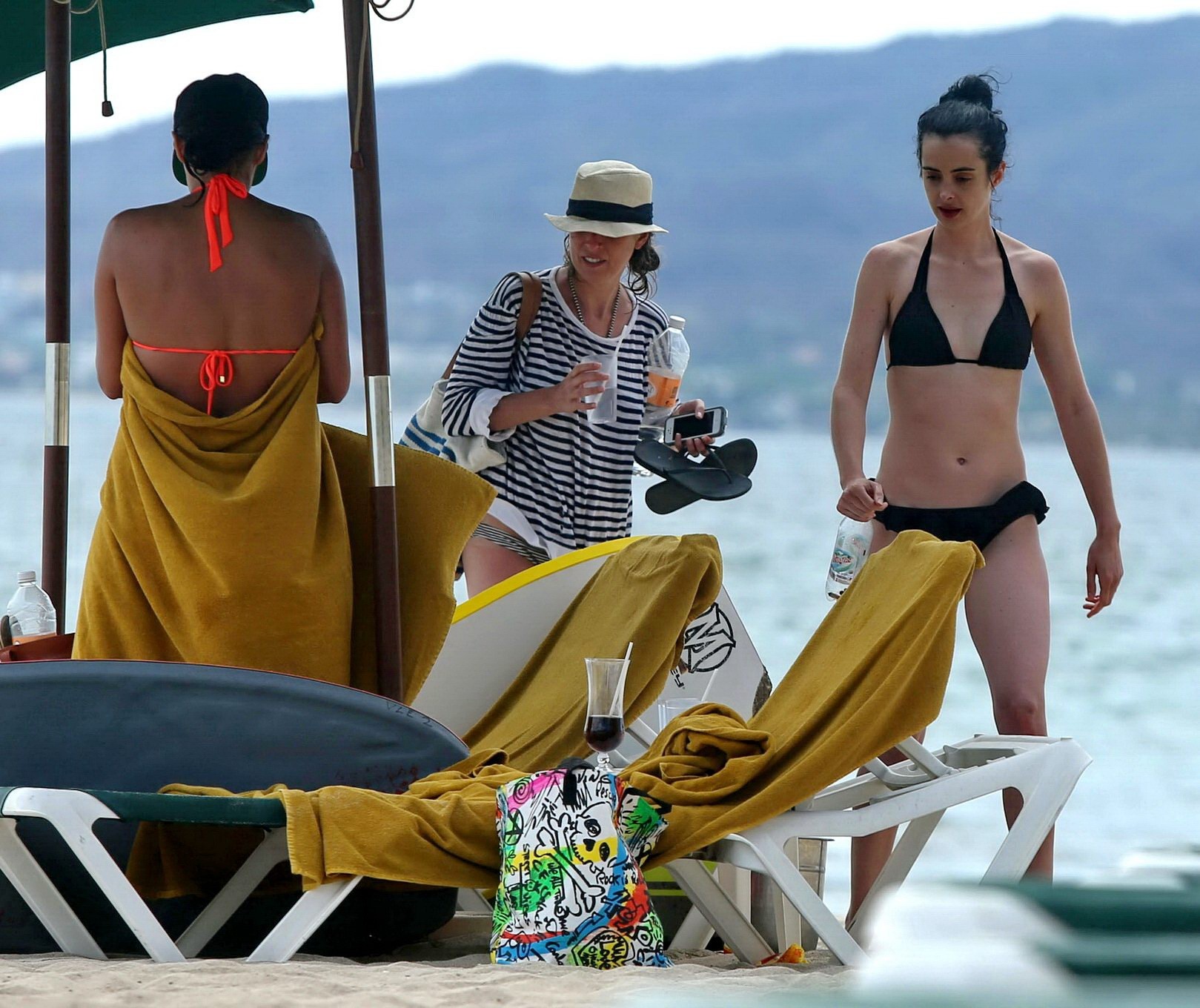 Krysten ritter che mostra il suo corpo in bikini su una spiaggia di Puerto Vallarta
 #75197741