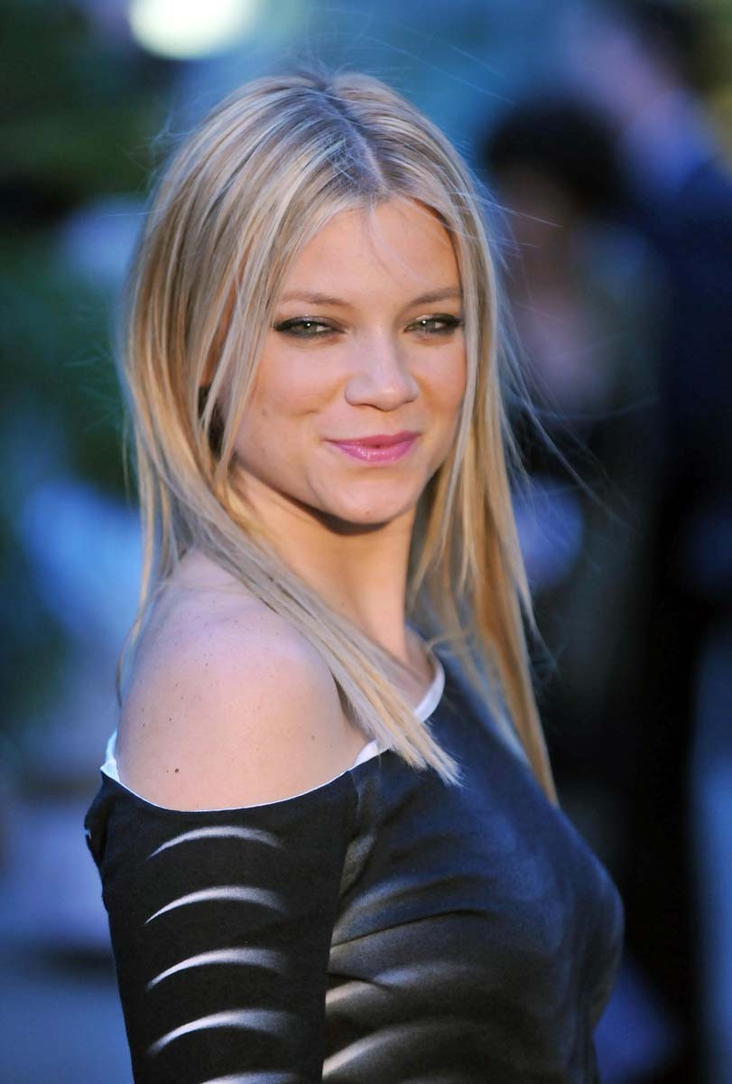 Amy Smart wild starlet showing her perky nude tits #75393459