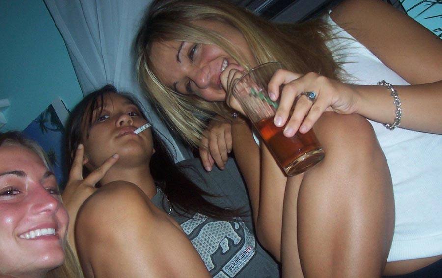 Really drunk amateur girls going wild #76395559