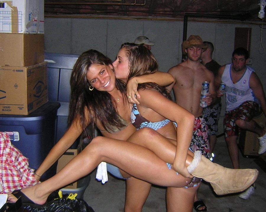Really drunk amateur girls going wild #76395566