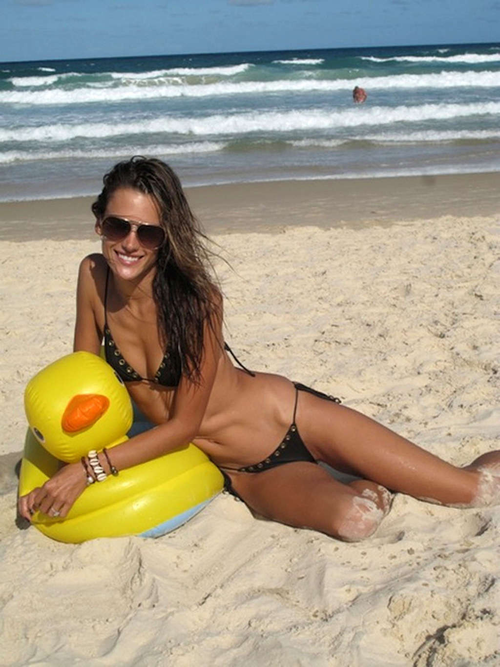 Alessandra Ambrosio zeigt ihren sexy Körper und heißen Arsch im Bikini
 #75357068