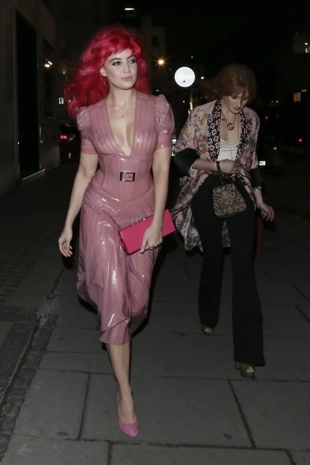 Daisy lowe sehen durch zu Pasties und Höschen
 #75146372