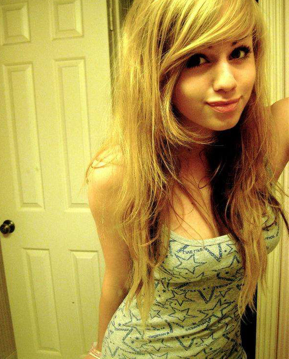 Photos of gorgeous girls camwhoring #77070071