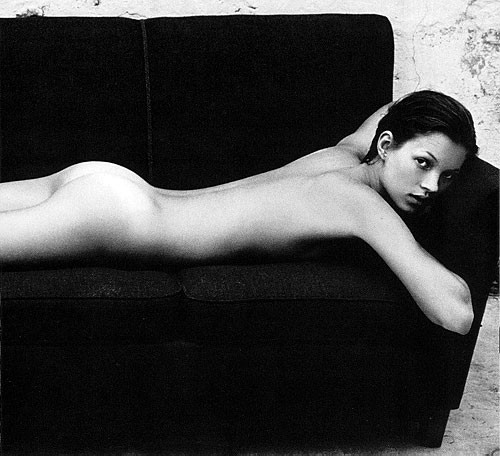 Kate Moss showing their nude tits and legs and butt #75367327