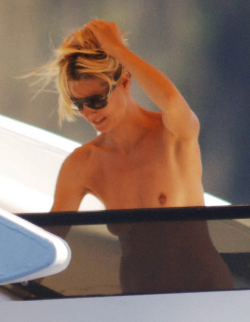Heidi klum pillada tomando el sol en topless de vacaciones en ibiza
 #75293269