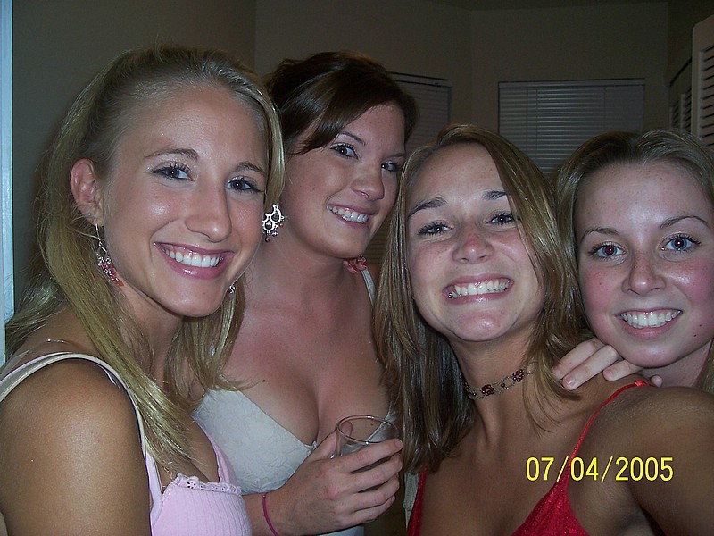 Amateur girlfriends posing #68087078