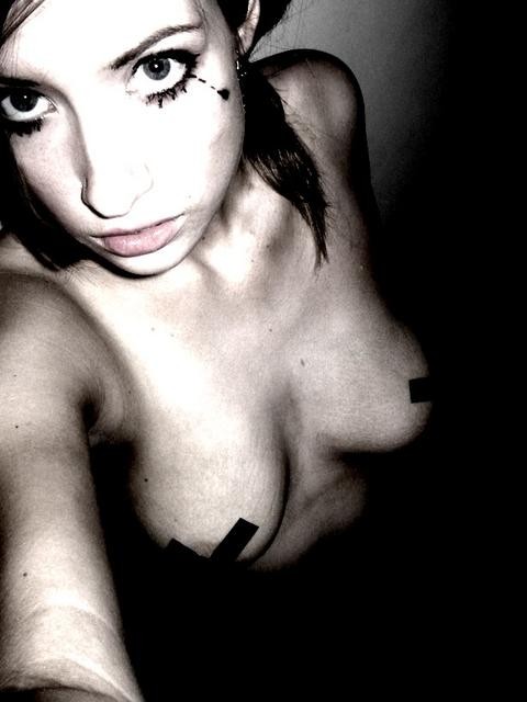 Una chica muy tetona
 #67896407