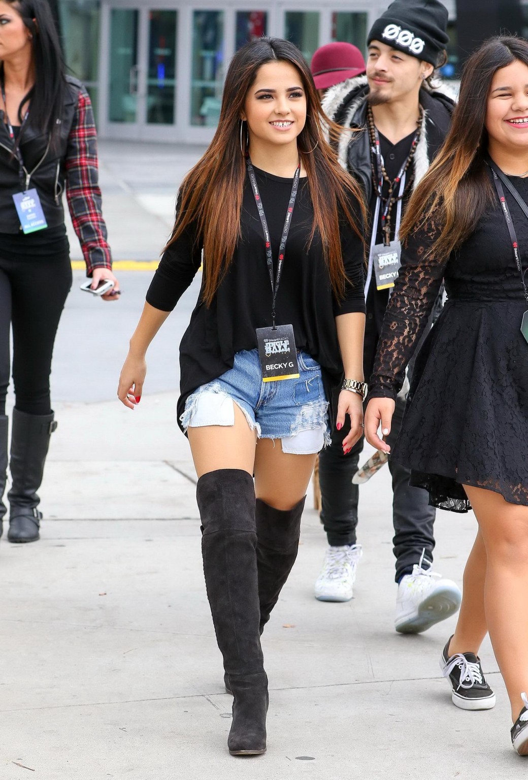 Becky g leggy indossando stivali hotpants fuckme al centro staples a la
 #75178763