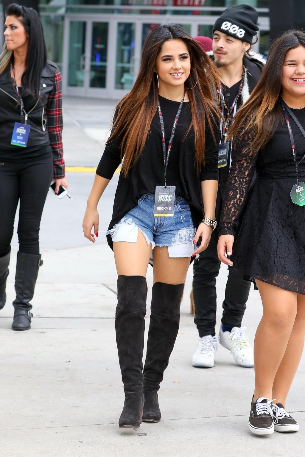 Becky g leggy indossando stivali hotpants fuckme al centro staples a la
 #75178768