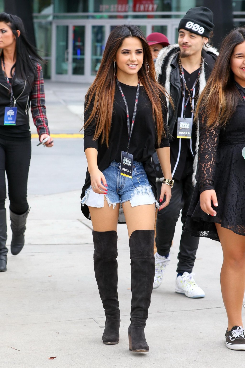 Becky g leggy indossando stivali hotpants fuckme al centro staples a la
 #75178776