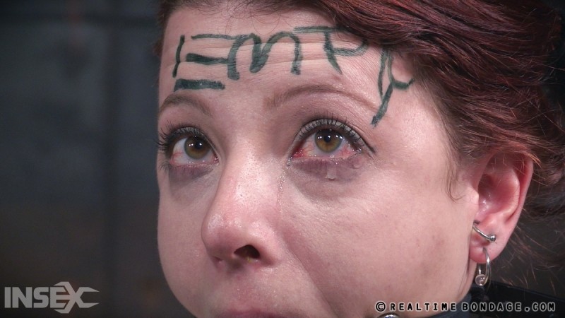 Eine Devotee, die so sehr auf die Qualen steht, dass sie nicht genug bekommen kann...
 #71895989