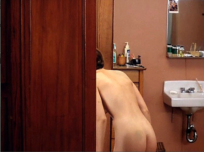 Alyssa milano mostrando le sue belle grandi tette e culo in scene di film nudo
 #75399208