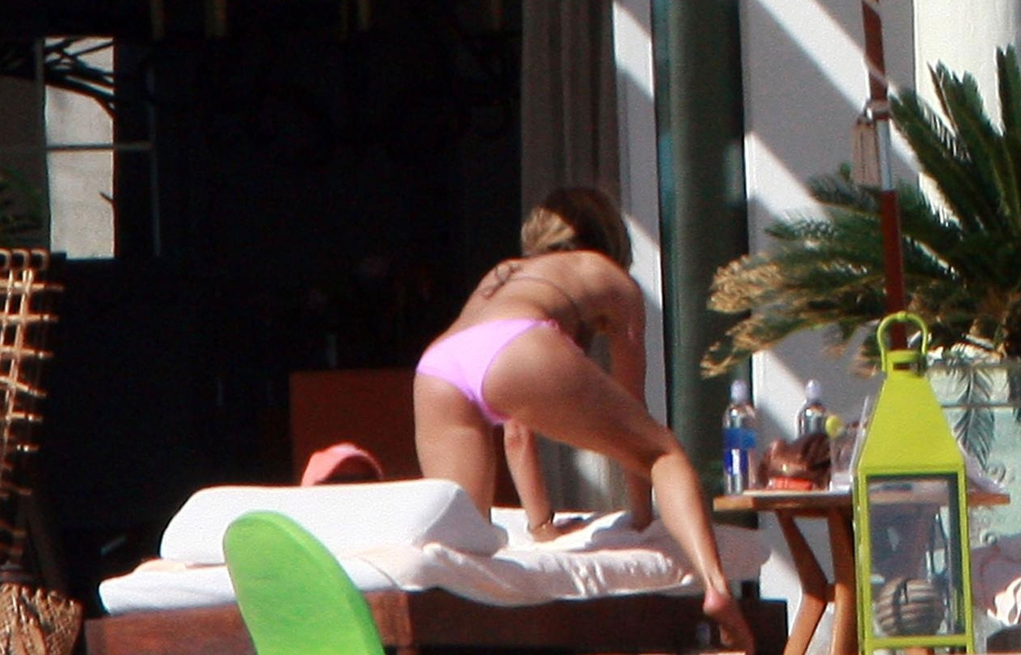 Jennifer Aniston exposing her sexy body and hot ass in bikini #75348605