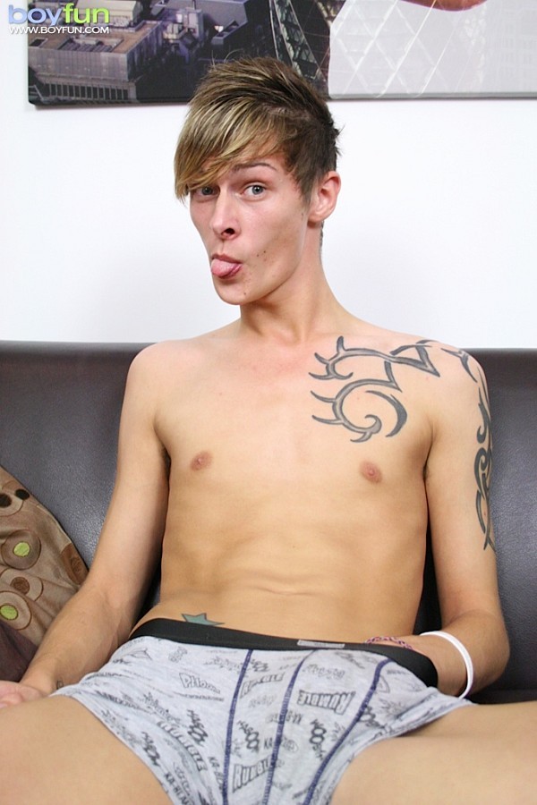 Tattooed Connor Levi busts a big nut onto his stomach #76919558