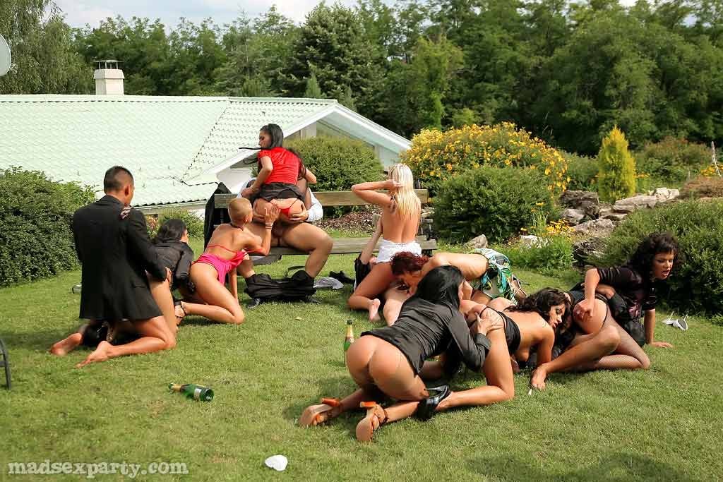 Sexy euro sluts fucking like mad in hot outdoors groupsex
 #76775642
