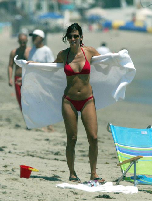 Courtney Cox nipple slip and bikini beach paparazzi pictures #75439881