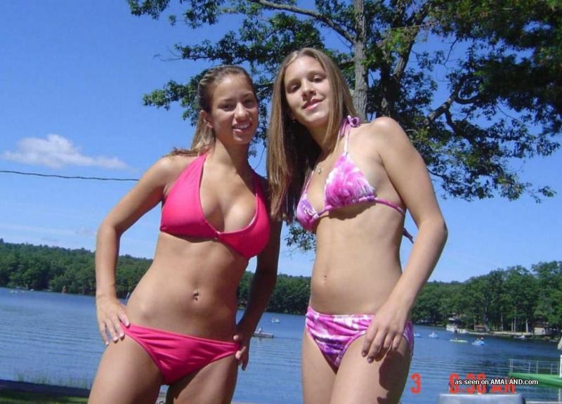 Steamy heiß sexy amateur bikini-clad girlfriends
 #76132381