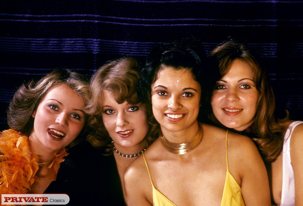 Tres chicas lesbianas peludas vintage
 #76733193