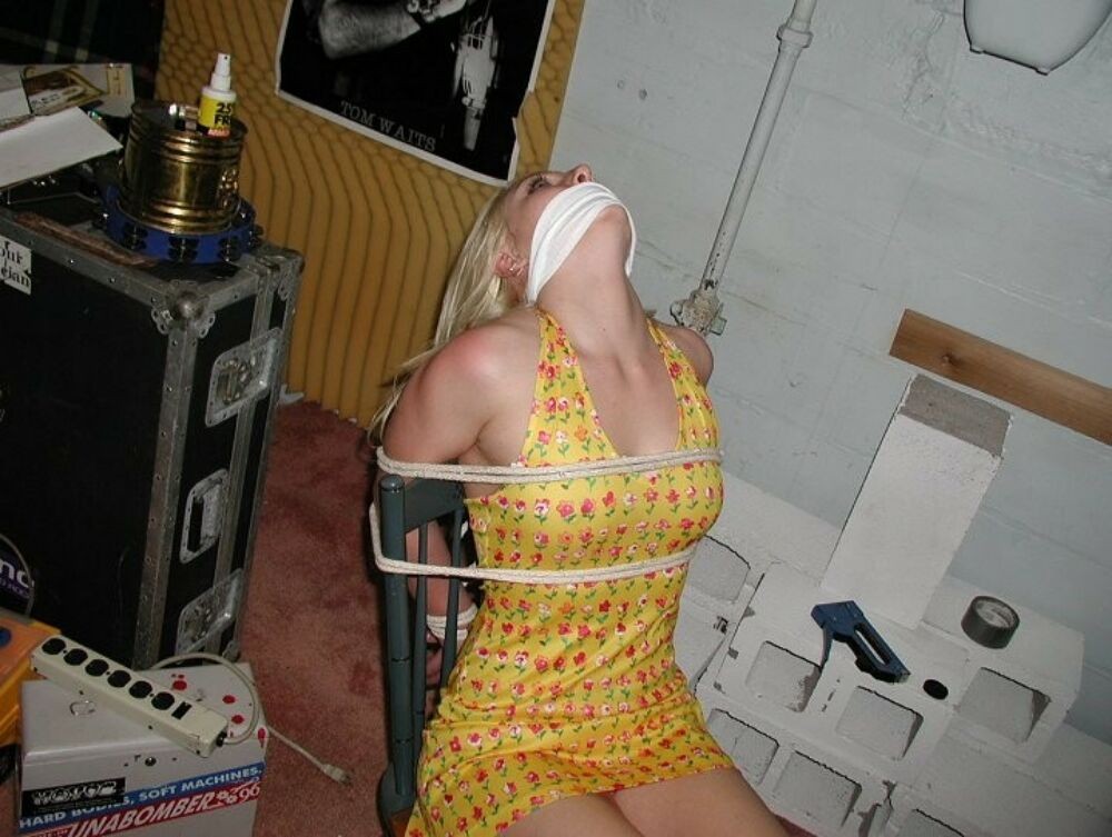Kinky girlfriends gefesselt und gefoltert galerie 12
 #72048705
