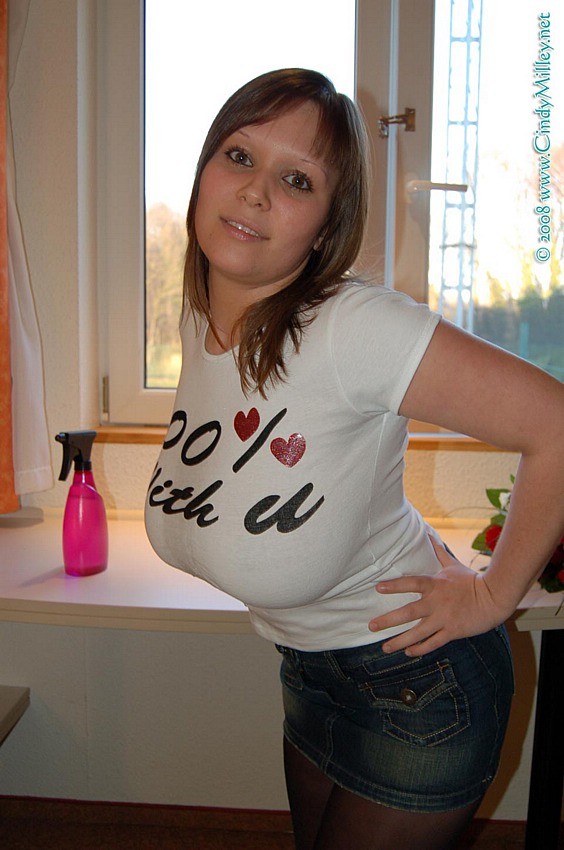 Huge boobs teen Cindy Milley loves tight shirts #74922068