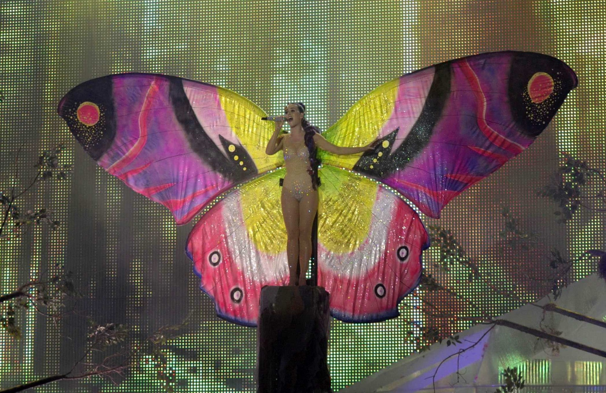 Katy Perry portant une tenue moulante partiellement transparente lors du muchmusic video award 2012
 #75259673