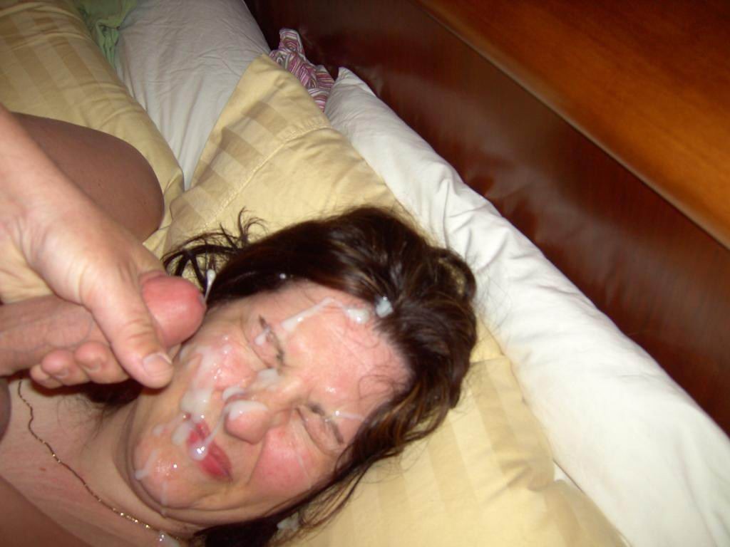 Amateur girls gets facial on their faces
 #74263657