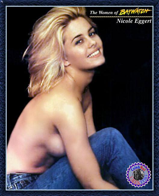La star des célébrités Nicole Eggert montrant ses beaux seins nus
 #75427994