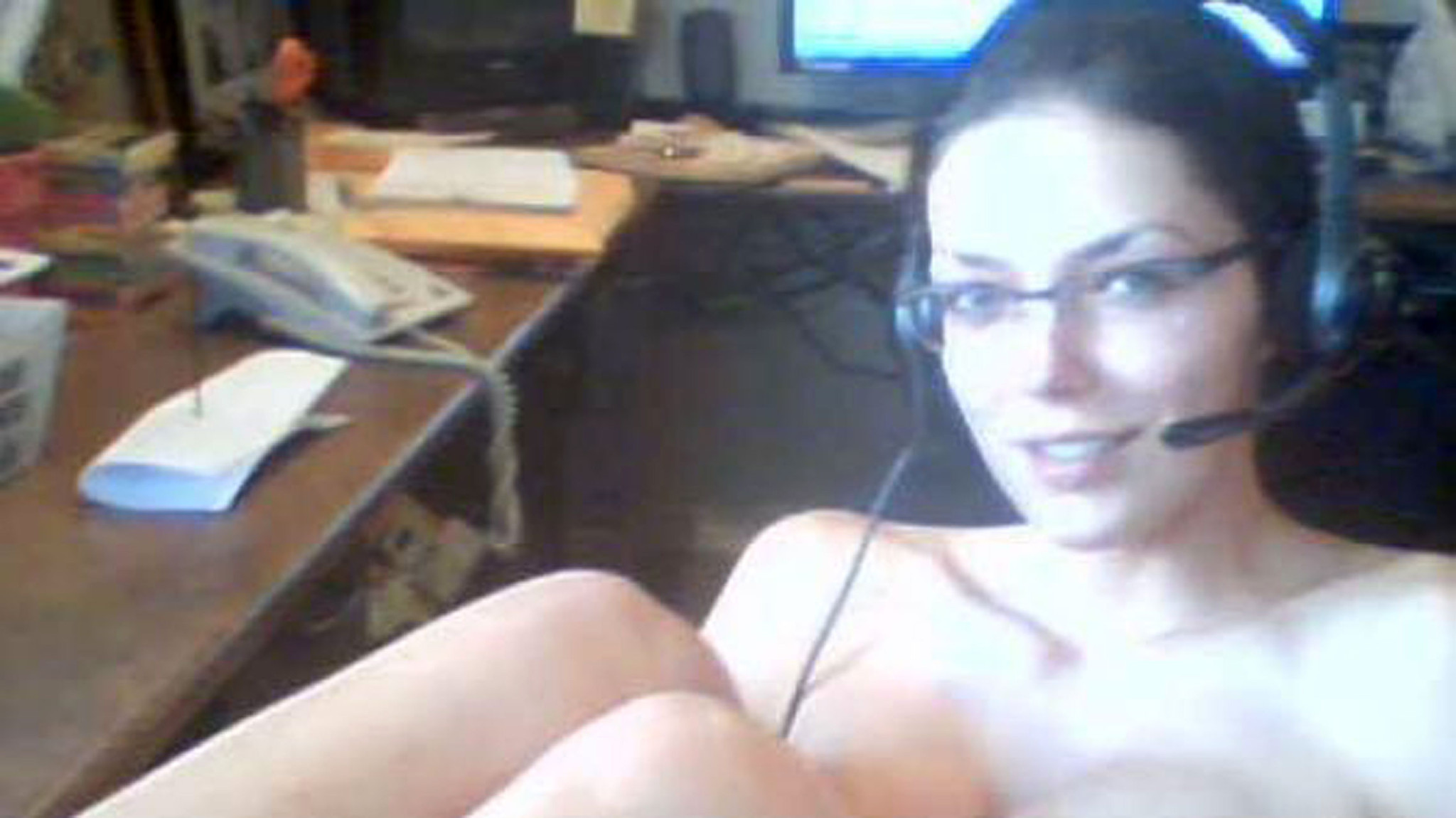 Adrianne curry posiert und zeigt riesige Brüste in ihrem sexy BH
 #75363249