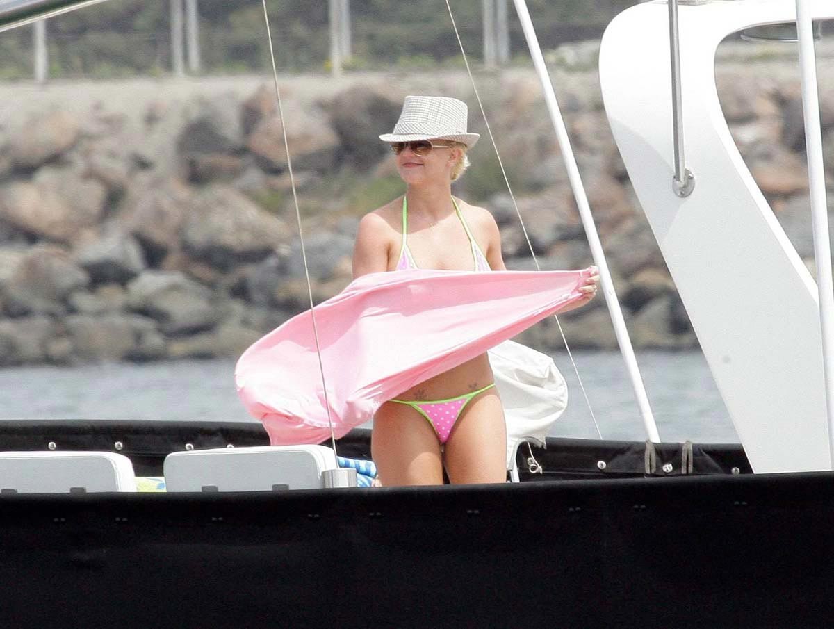 Britney spears, corps coquin en bikini très sexy
 #75393289