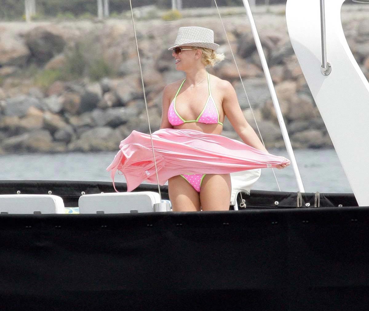 Britney spears, corps coquin en bikini très sexy
 #75393298