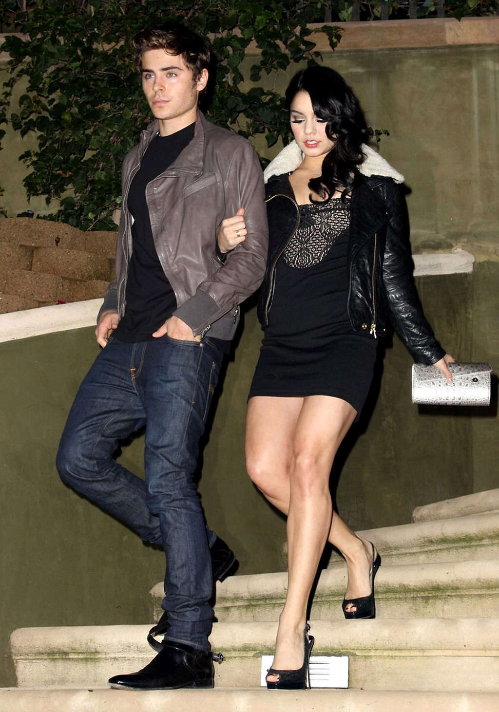 Vanessa Hudgens Leggy In Mini Skirt And Exposing Her Tits And Pussy
