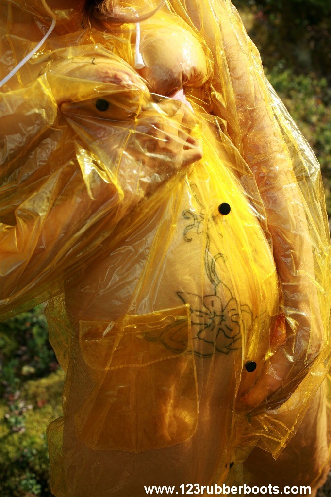 Sexy caoutchouc plastique vêtements de pluie
 #73250179