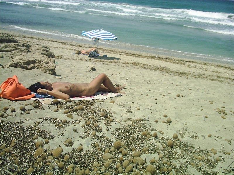 Avertissement - photos et vidéos de nudistes réels et incroyables
 #72274048