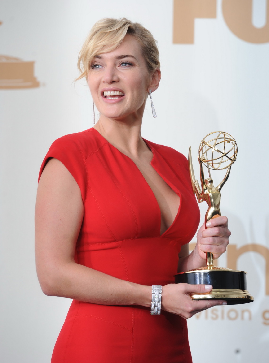 Kate Winslet braless showing side boob at 63rd Primetime Emmy Awards #75289218