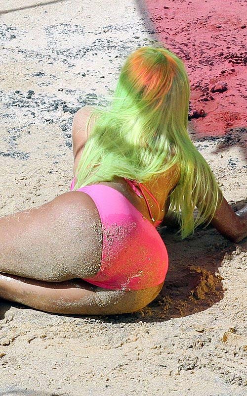 Nicki Minaj exposing huge boobs and sexy ass in bikini #75270172