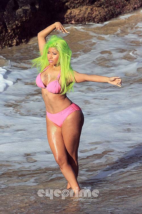 Nicki Minaj exposing huge boobs and sexy ass in bikini #75270216