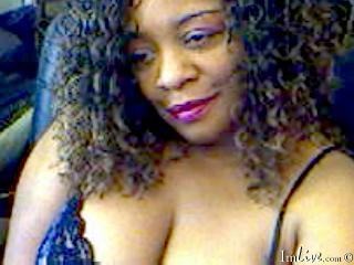 Spectacle porno humide d'ébène rejoignant des chattes noires sexy sur webcam en direct
 #67471580