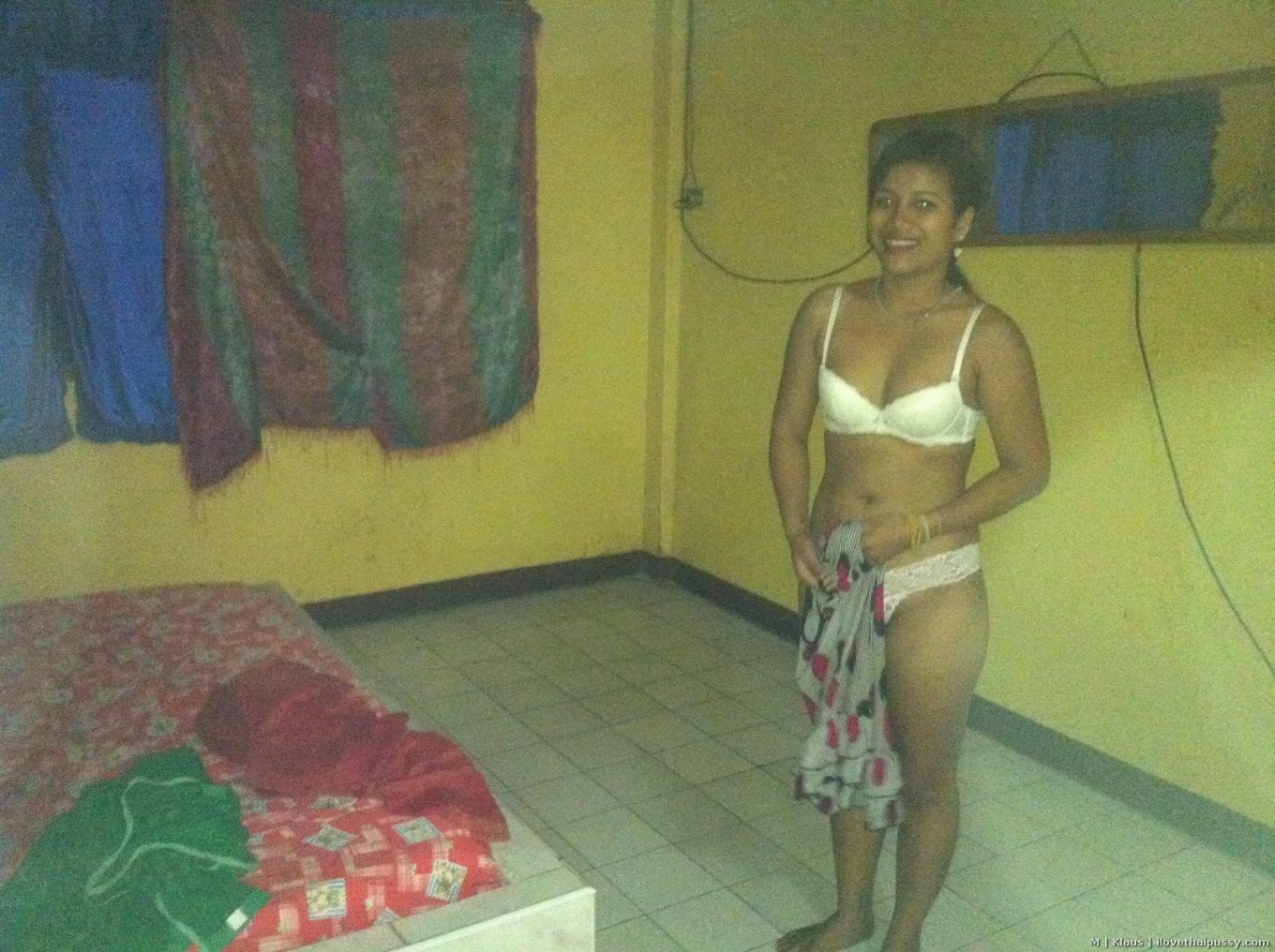 Heiße thailändische farmgirls haarige Muschi gefickt bareback kein Kondom von einem asiatischen Sextouristen 
 #69865577