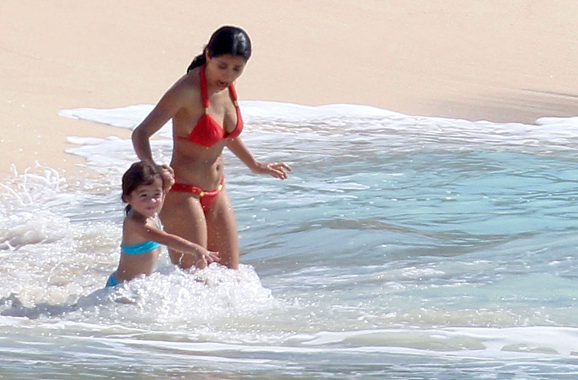 Salma Hayek exposing sexy body and huge boobs in red bikini on beach #75322705