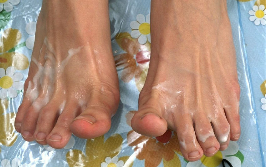 Amateur morena desordenando sus pies
 #76562392