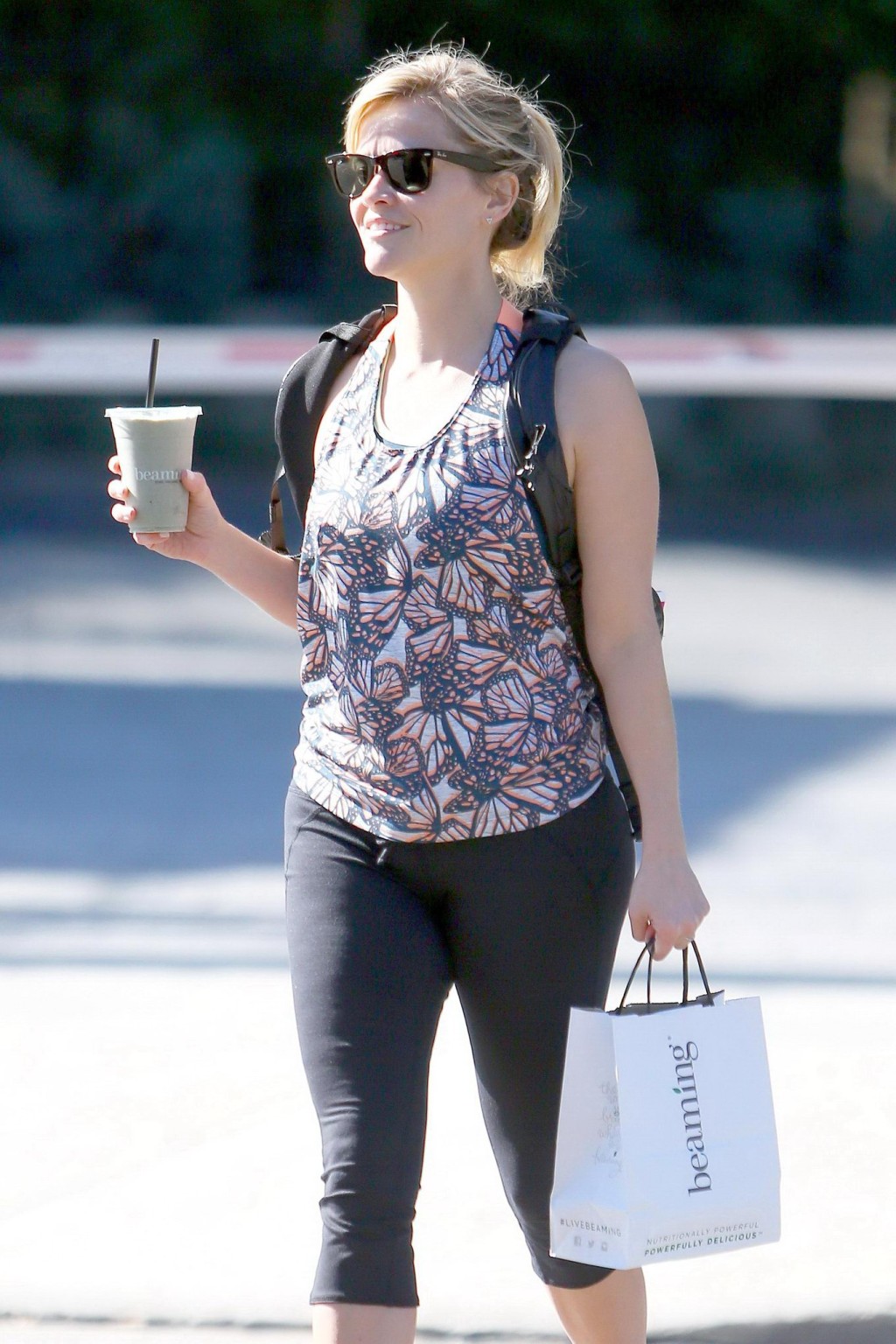 Reese Witherspoon shows off her ass wearing black tights outside a gym in Brentw #75171102