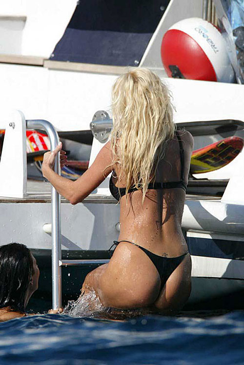 Victoria Silvstedt exposing her nice big tits and her pussy upskirt paparazzi pi #75383462