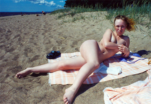 I nudisti teenager sexy rendono questa spiaggia nudista ancora più calda
 #72255390