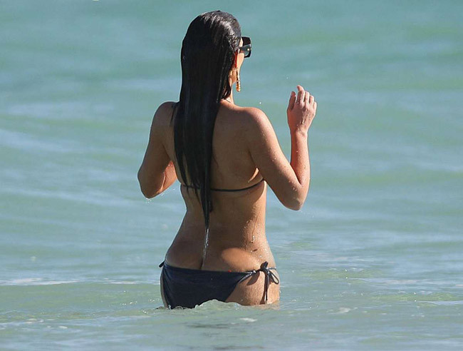 Kim Kardashian figa rasata e dare pompino
 #75396943