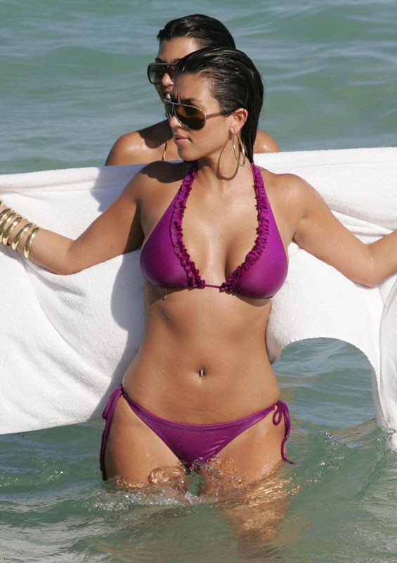Kim Kardashian figa rasata e dare pompino
 #75396981