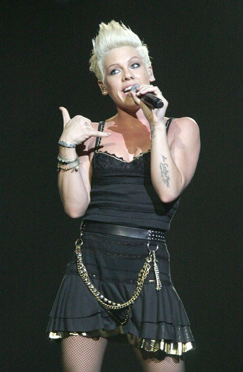 Singer Pink pissing in public and sexy concert pictures #75439537