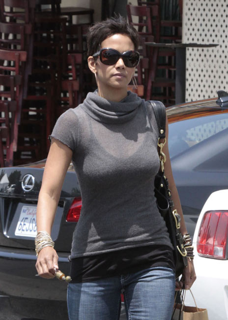 Halle Berry flashing nude boobs in public #75381220